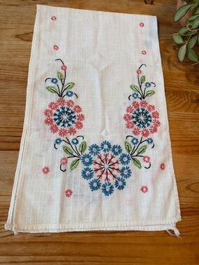 Vintage Embroidered Floral Linen Table Runner